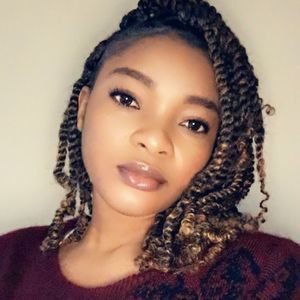 Meet your Posher, Aline